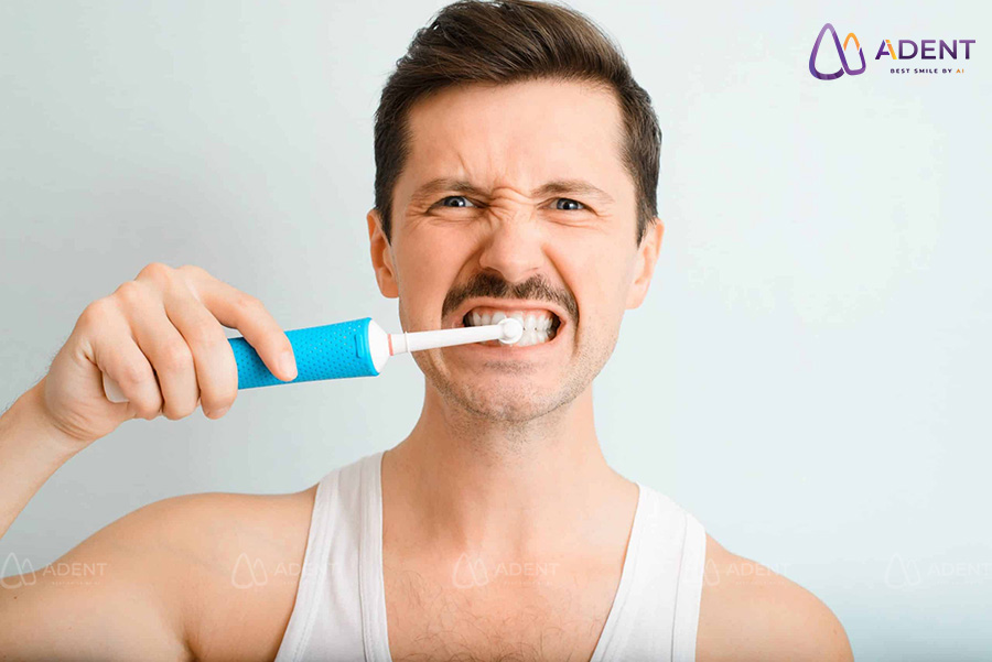 Chải răng quá mạnh hoặc sai cách